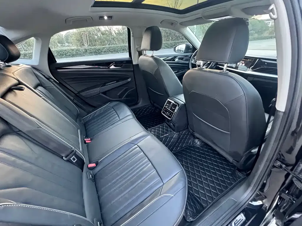 Volkswagen Passat — фото 7
