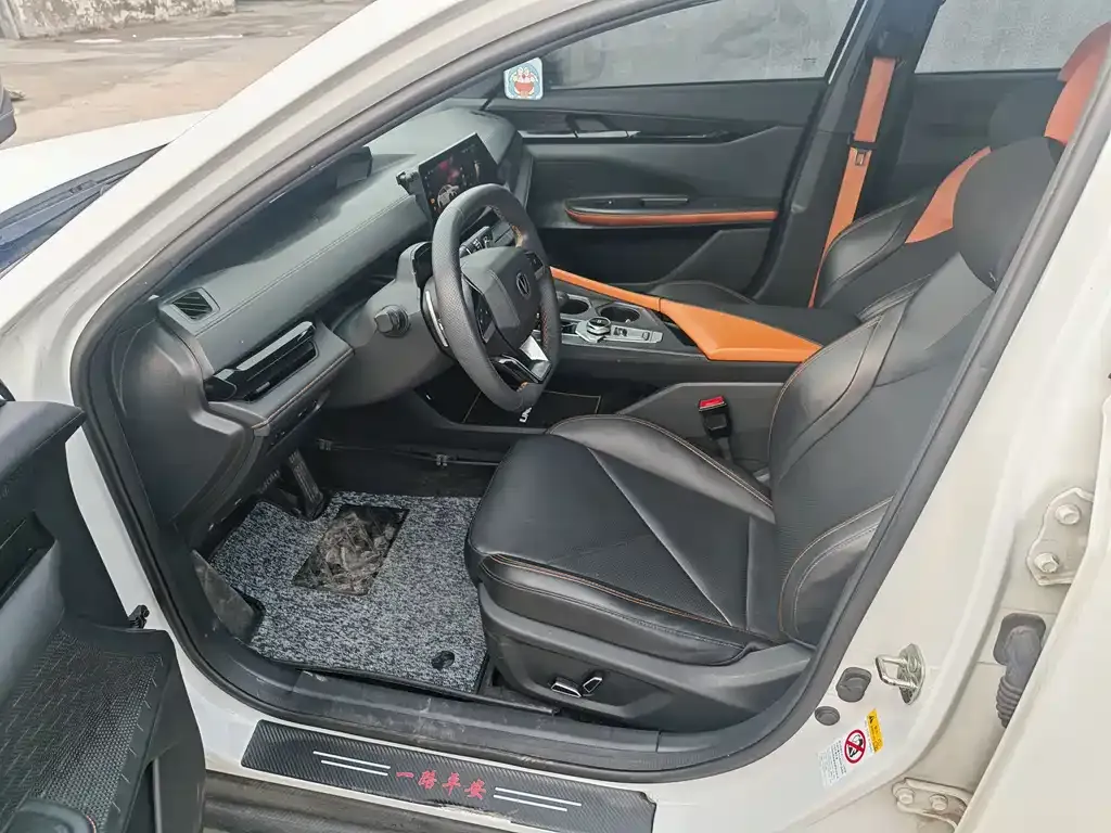 Changan UNI-V 2023 из CN, фото 4