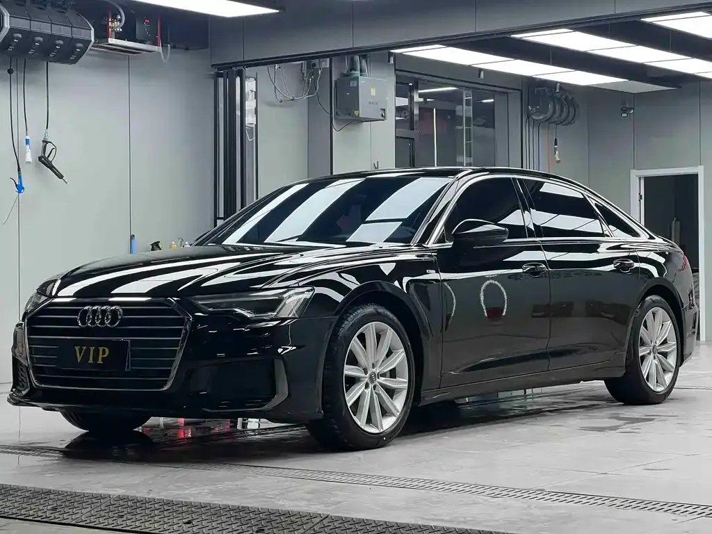 Audi A6L — фото 1