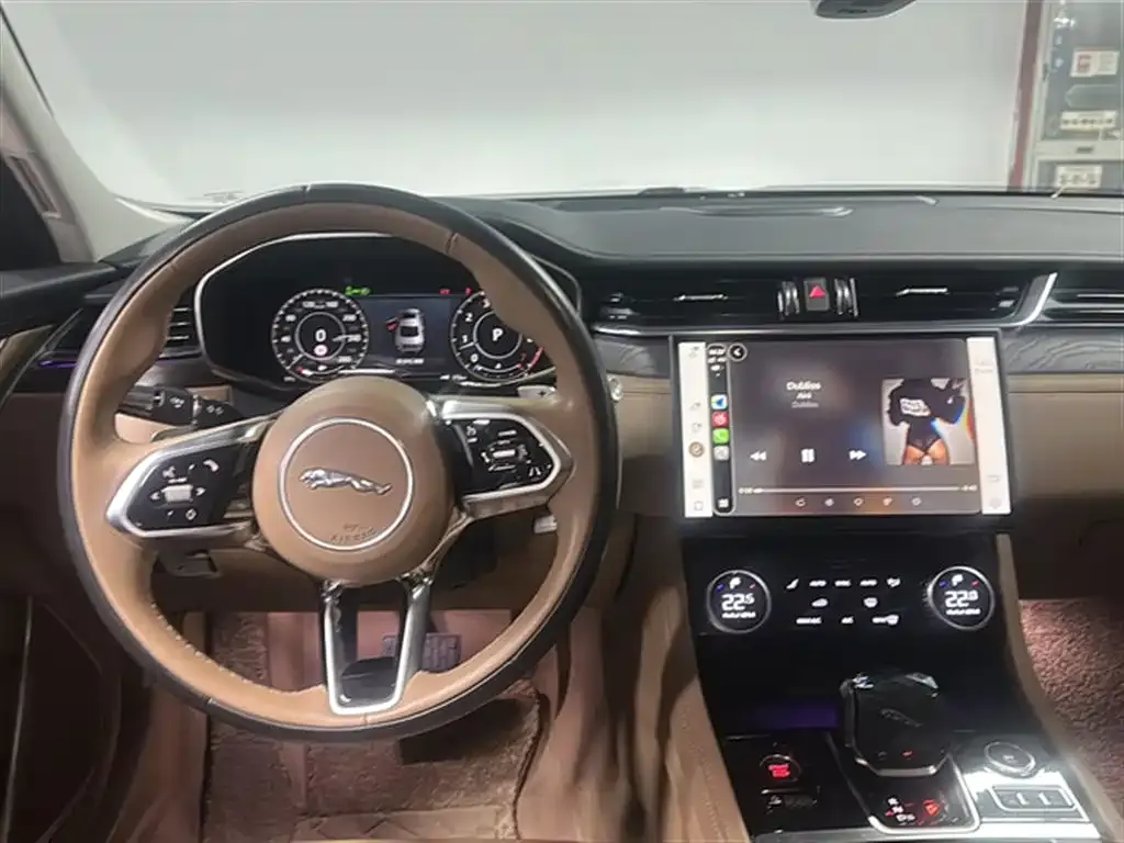 Jaguar XFL 2022 из CN, фото 9