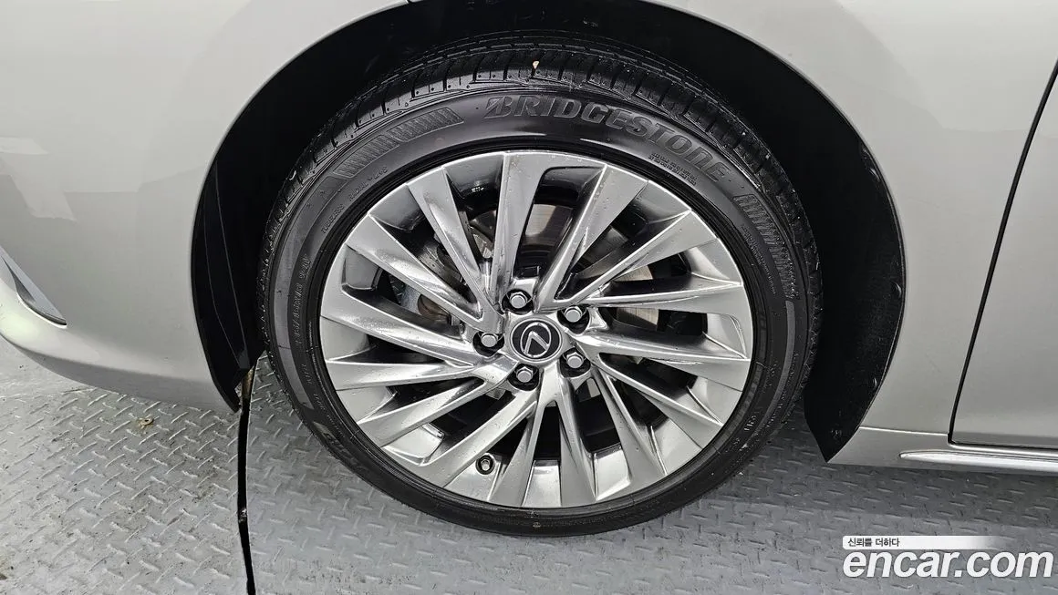 Lexus ES 2026 из KR, фото 9