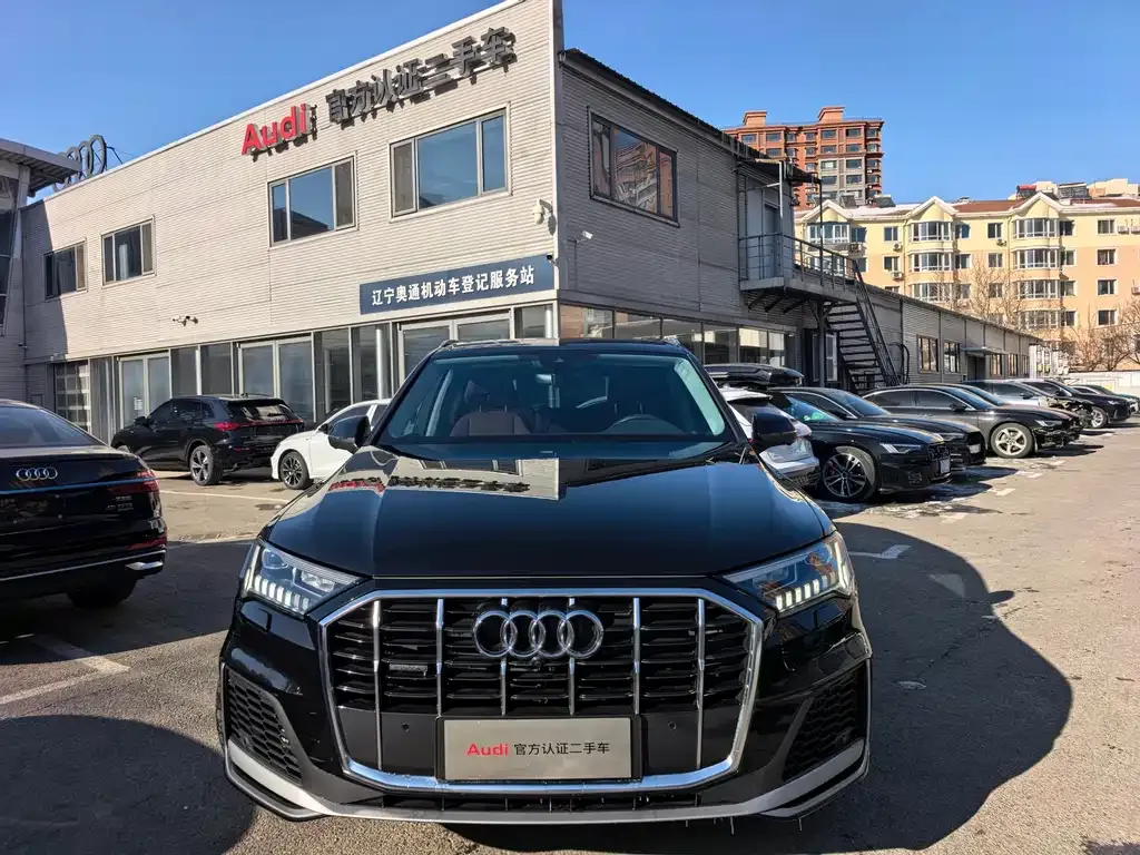 Audi Q7 2023 из CN, фото 3