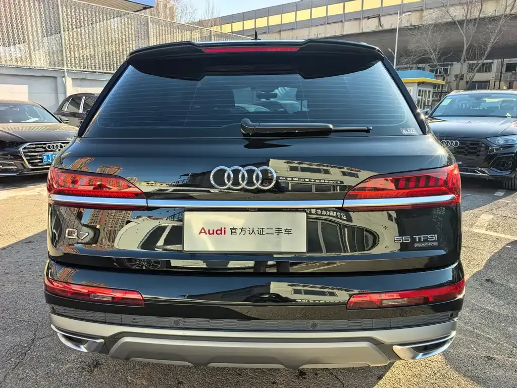 Audi Q7 2023 из CN, фото 9