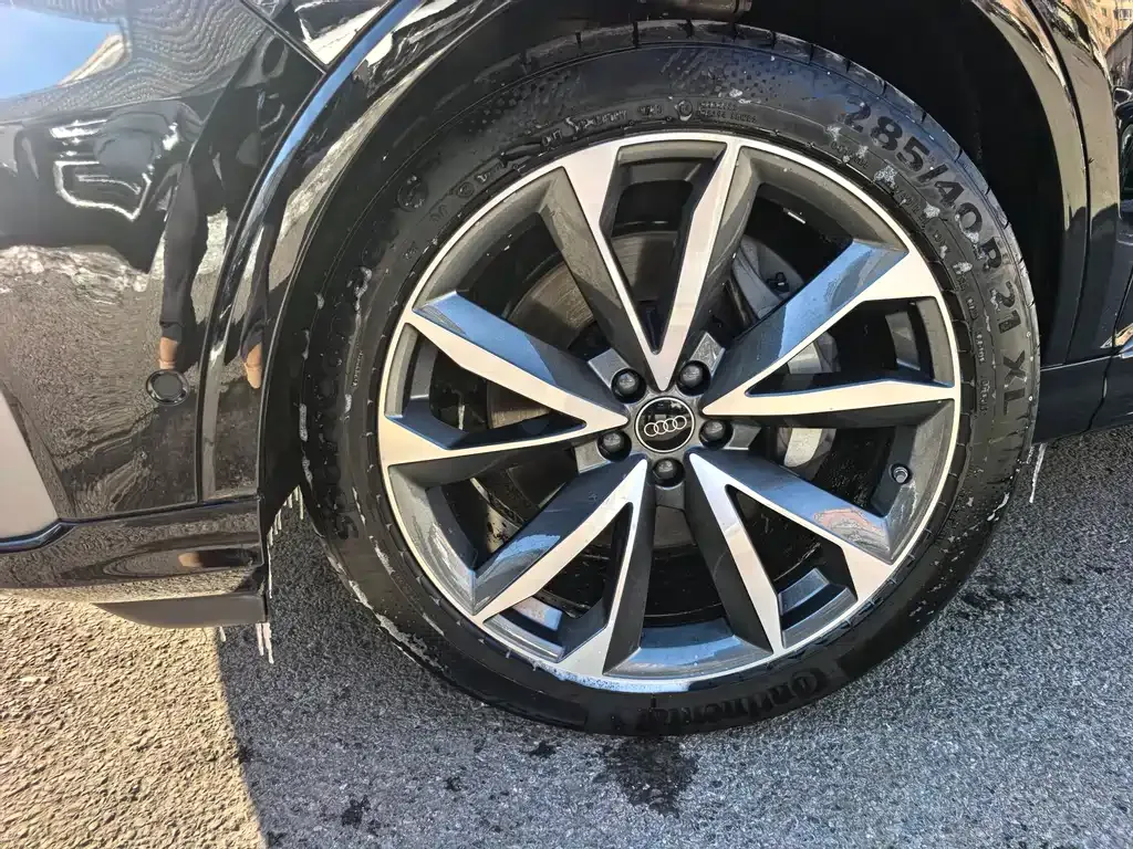 Audi Q7 2023 из CN, фото 8