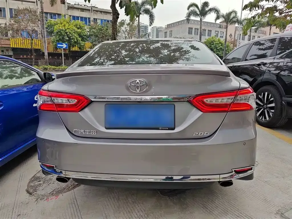 Toyota Camry — фото 6