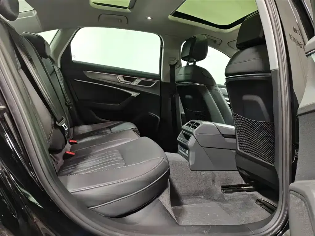 Audi A6L 2023 из CN, фото 8