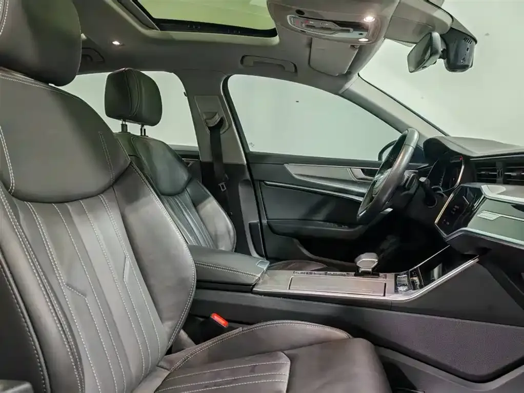 Audi A6L 2023 из CN, фото 6