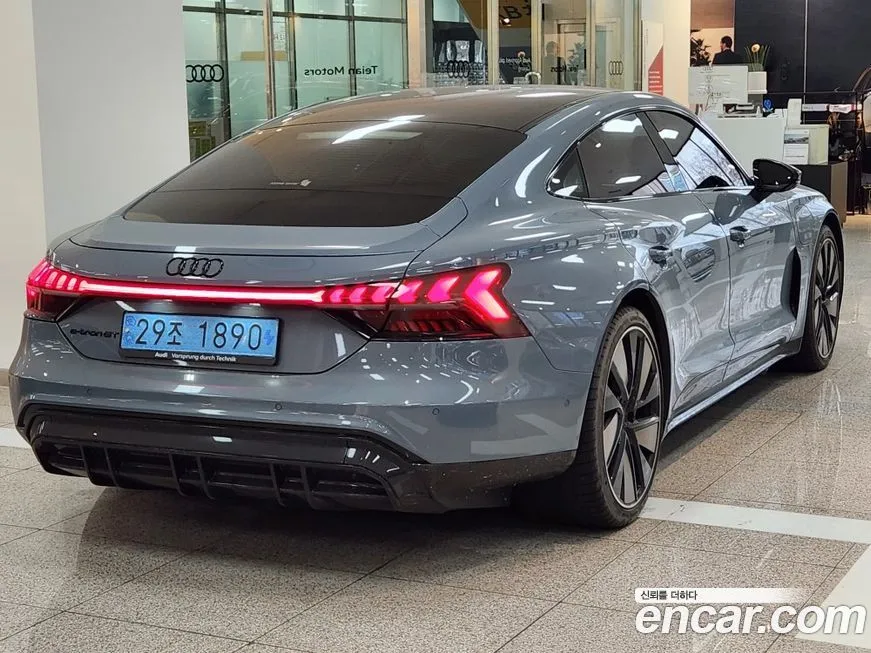 Audi e-tron GT 2023 из KR, фото 7