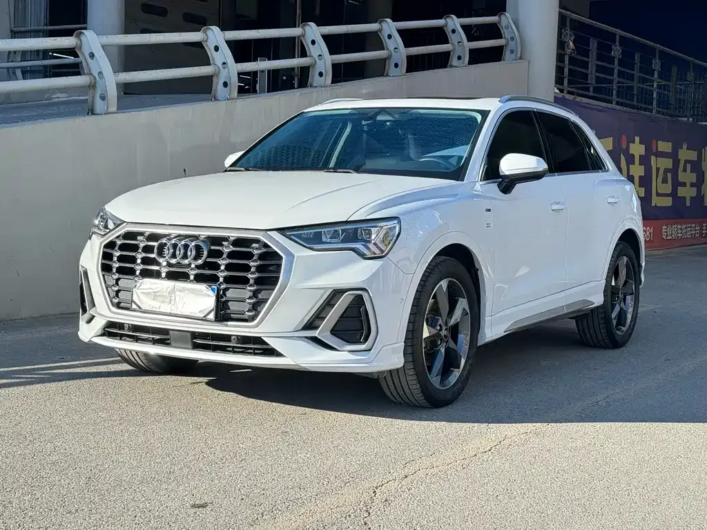 Audi Q3 2023 из CN, фото 1