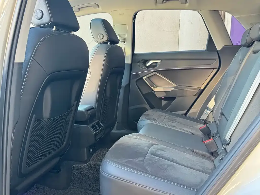 Audi Q3 2023 из CN, фото 5