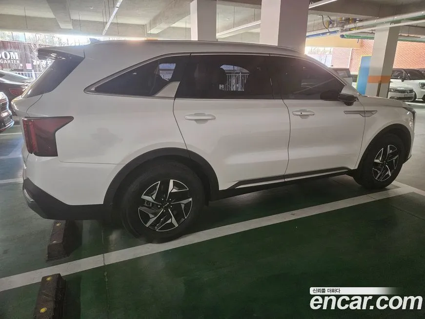 Kia Sorento — фото 8