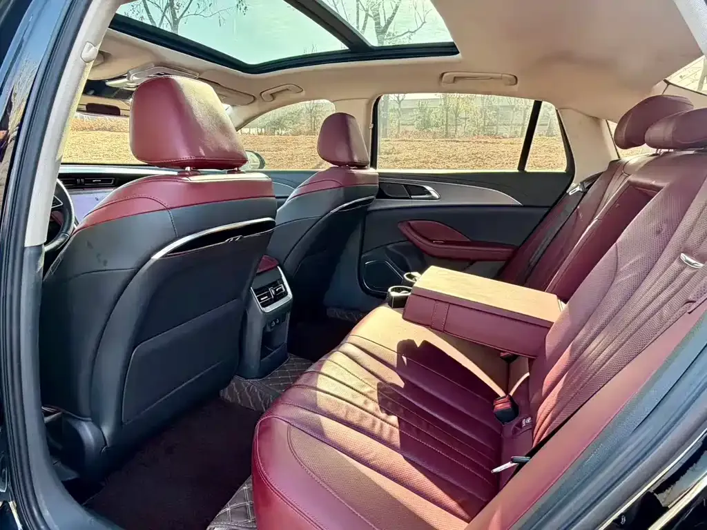 Hongqi H5 2024 из CN, фото 2