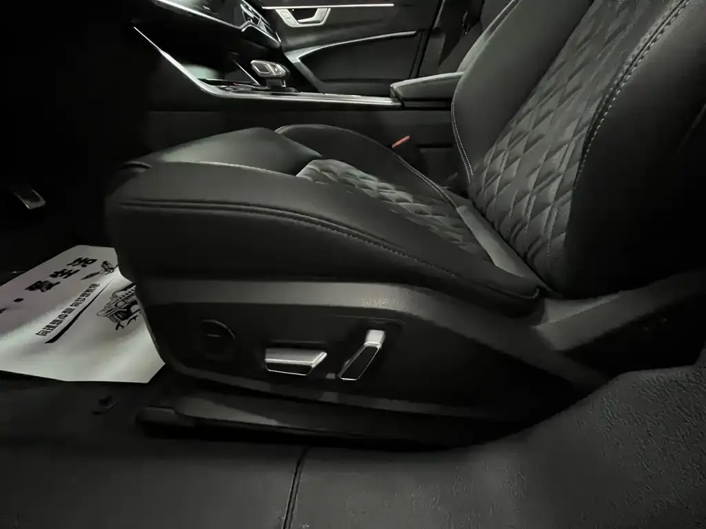 Audi A6L 2025 из CN, фото 6