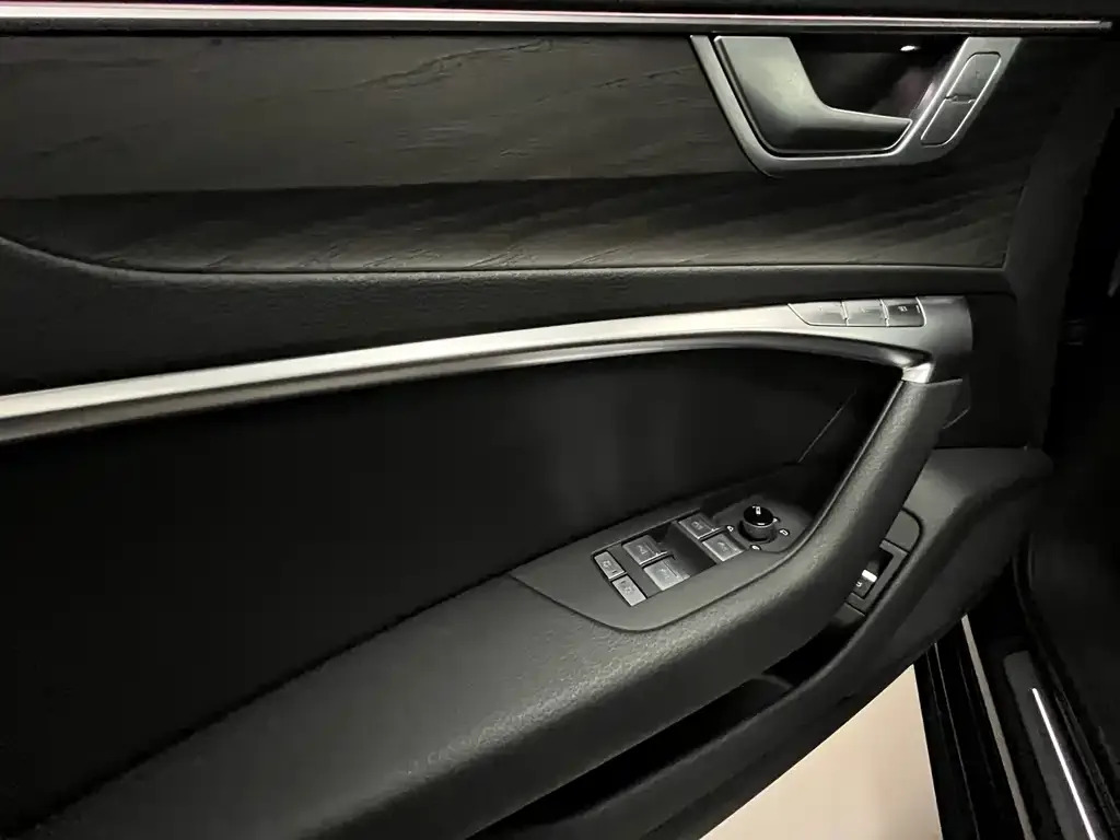Audi A6L 2025 из CN, фото 4