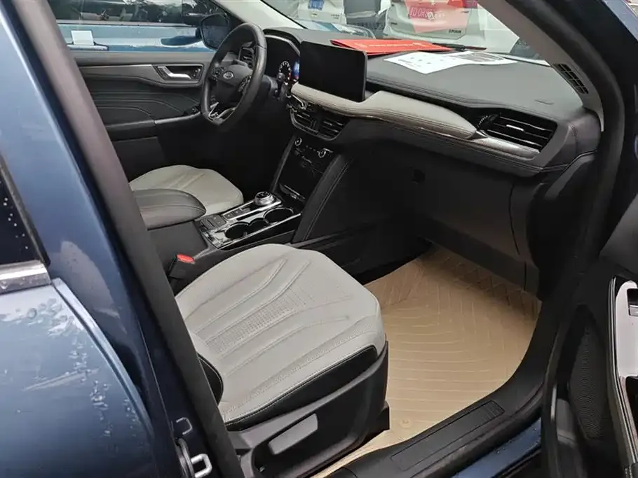 Ford Escape 2022 из CN, фото 4