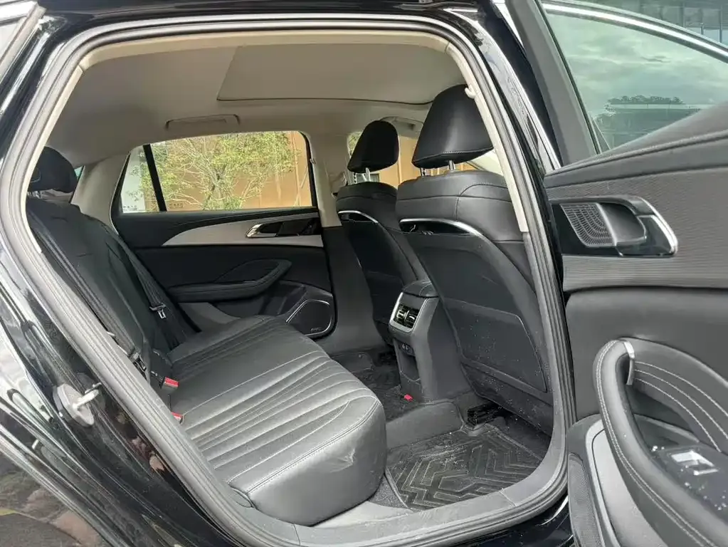 Hongqi H5 2025 из CN, фото 4