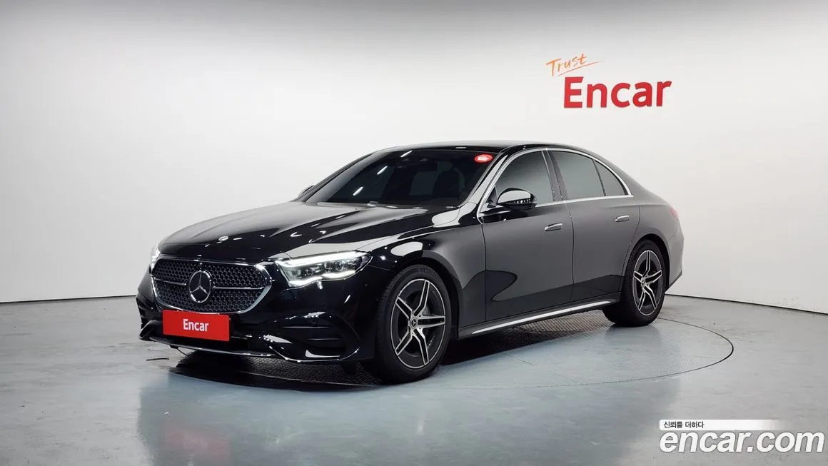 Mercedes-Benz E-Class — фото 1
