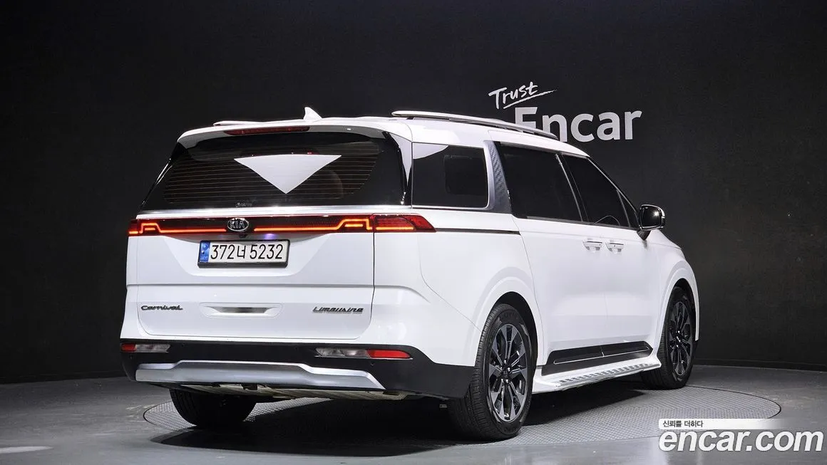 Kia Carnival — фото 5