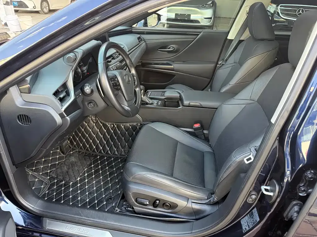 Lexus ES 2021 из CN, фото 8