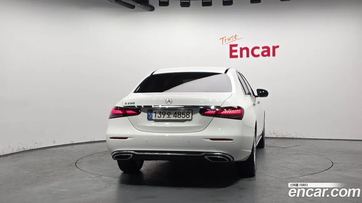 Mercedes-Benz E-Class 2022 из KR, фото 2