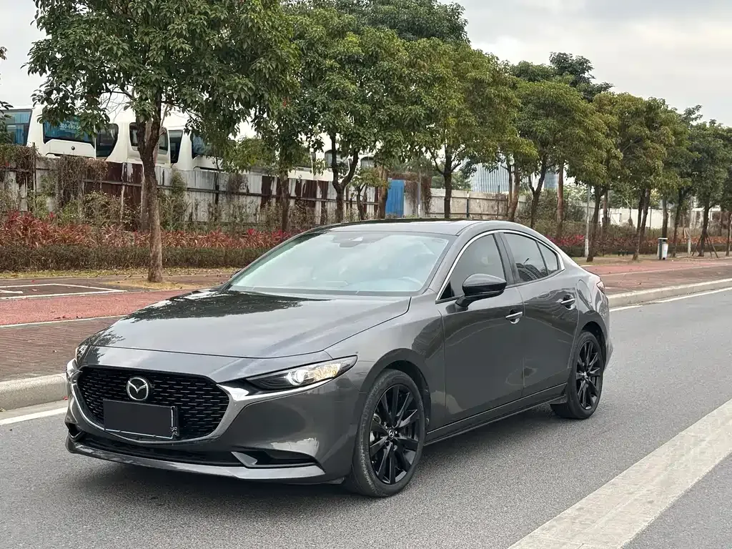 Mazda 3 Axela — фото 1