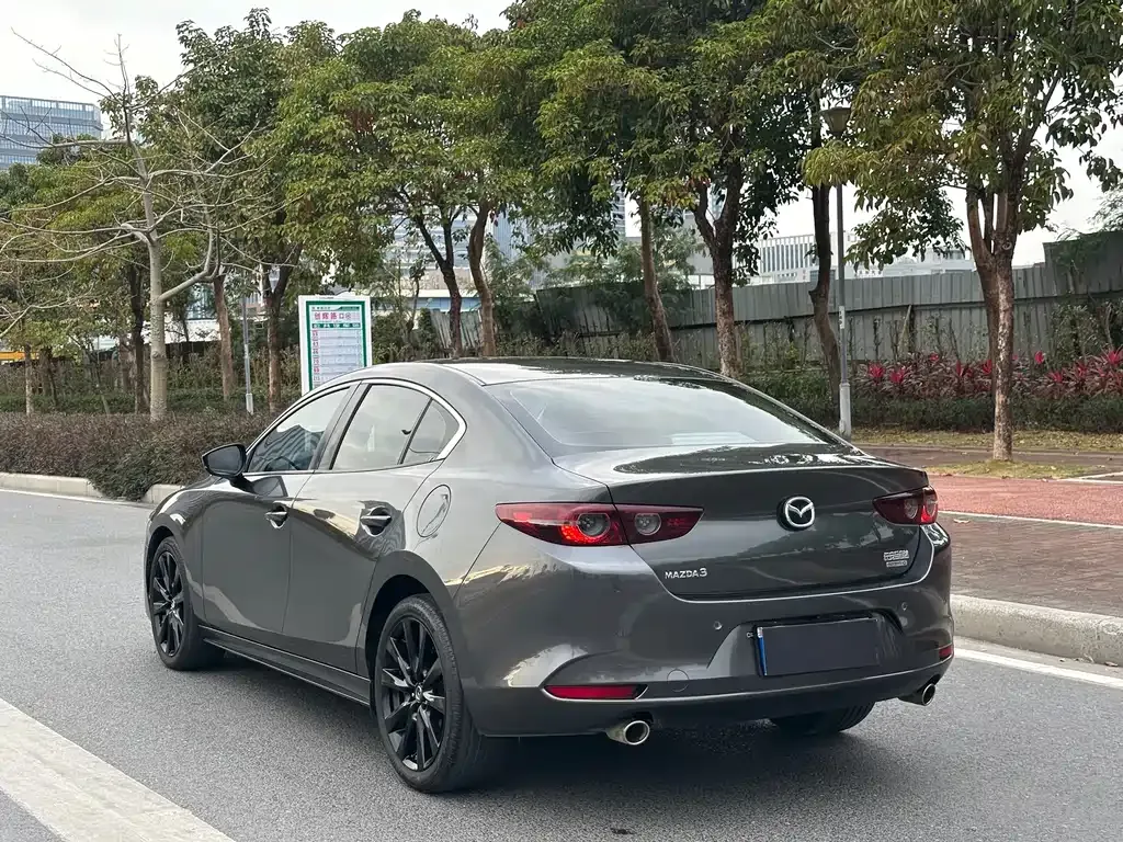 Mazda 3 Axela — фото 9