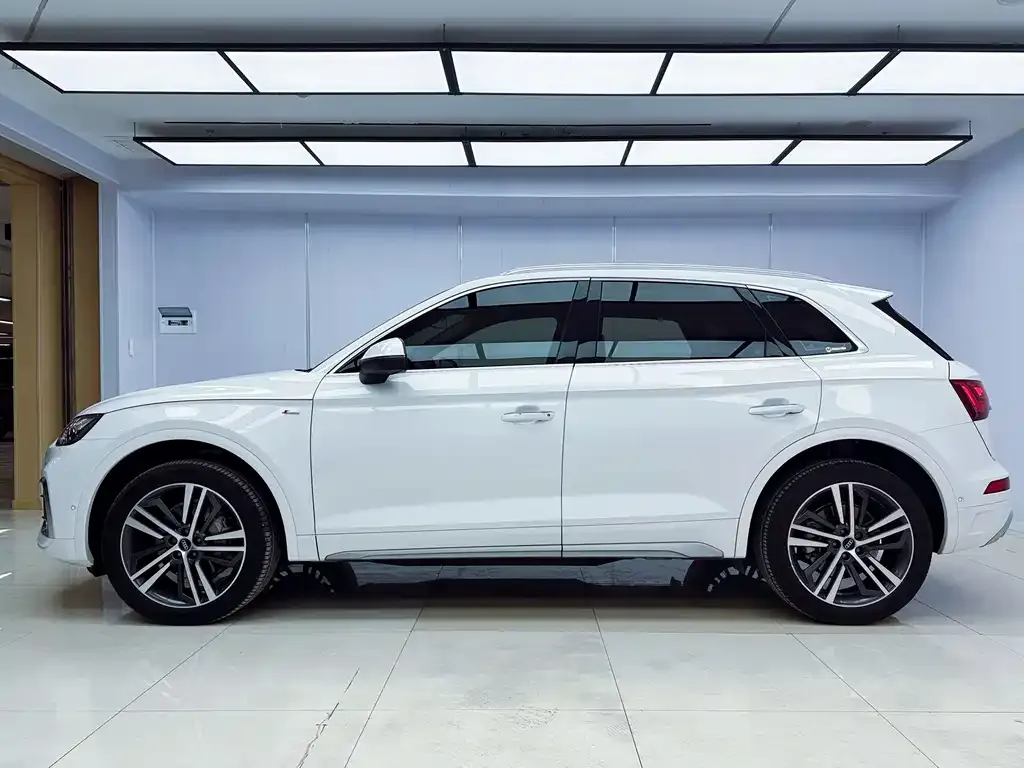 Audi Q5L 2022 из CN, фото 6