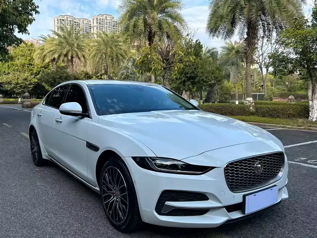 Jaguar XEL — фото 10