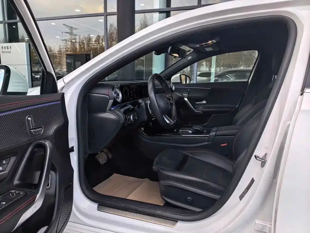 Mercedes-Benz A-Class 2024 из CN, фото 8
