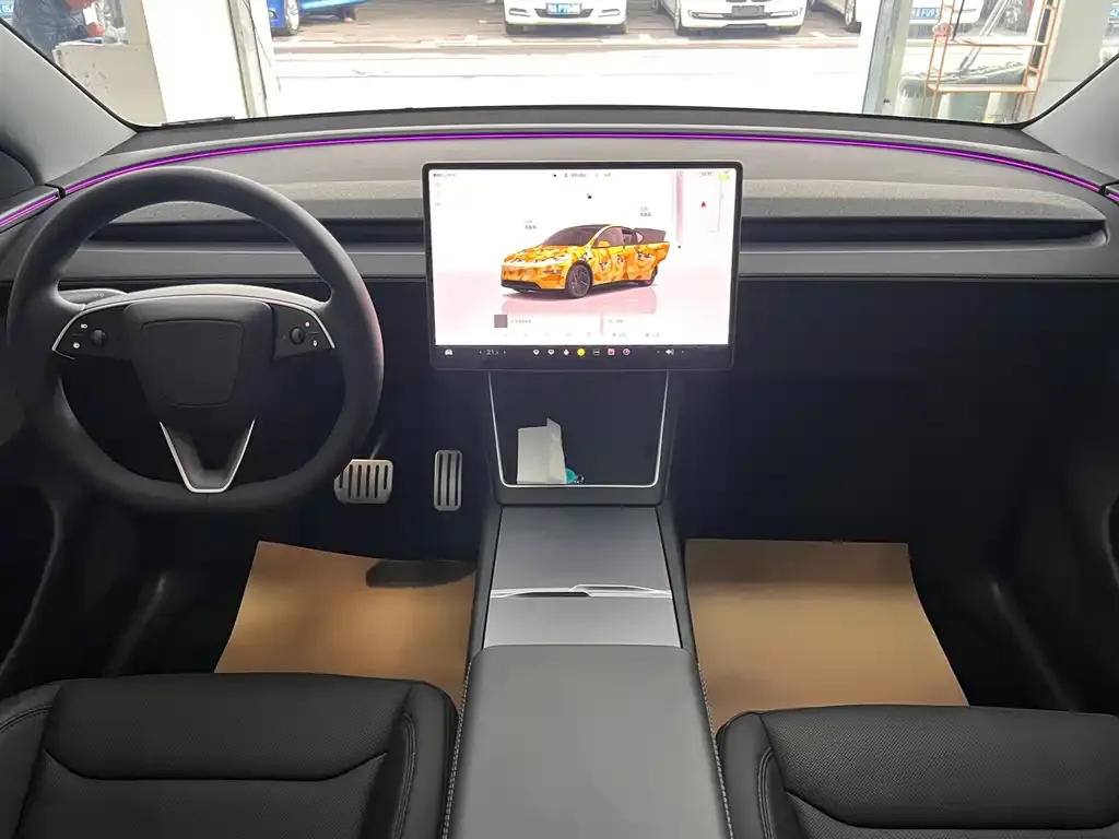 Tesla Model Y — фото 10