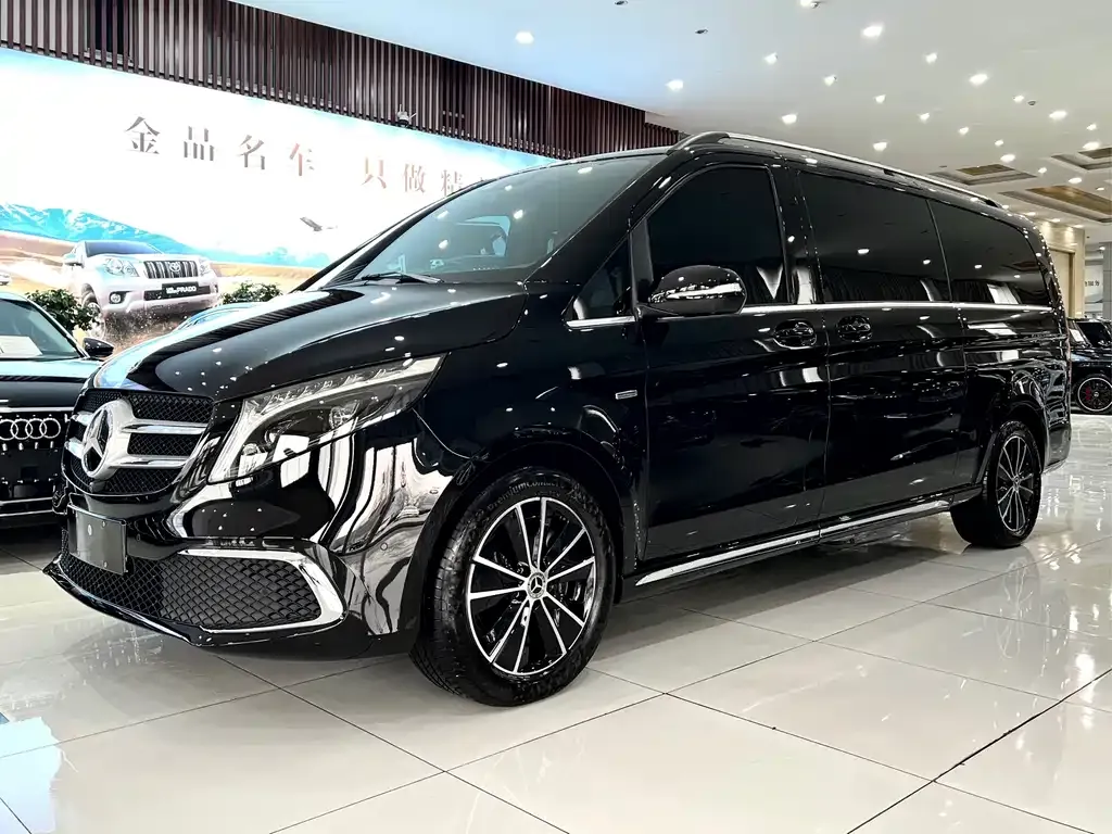 Mercedes-Benz V-Class — фото 1
