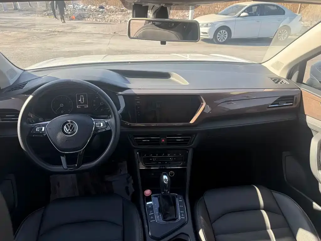 Volkswagen Tharu 2022 из CN, фото 7