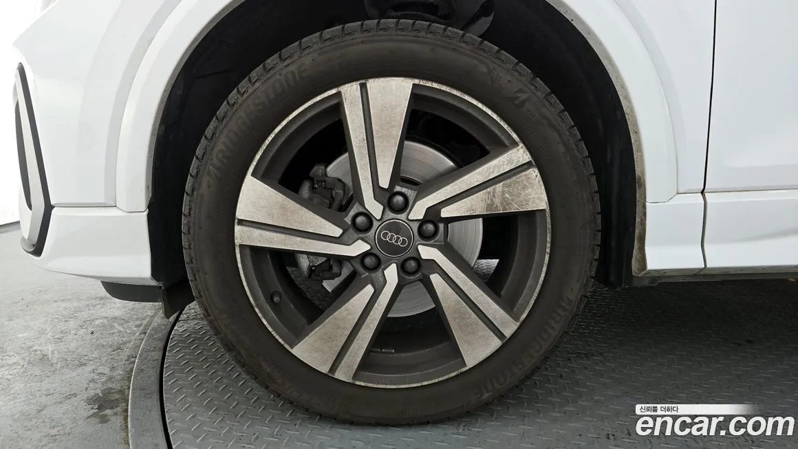 Audi Q2 2023 из KR, фото 3