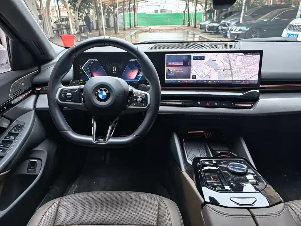 BMW 5 Series 2024 из CN, фото 7