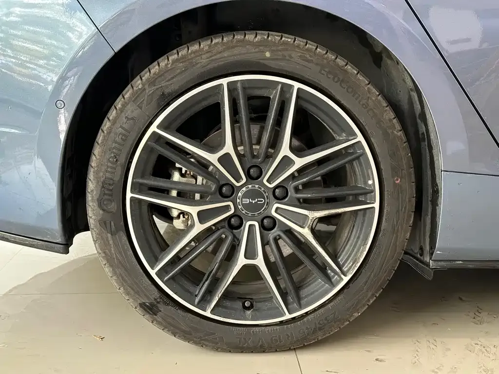 BYD Seal — фото 10