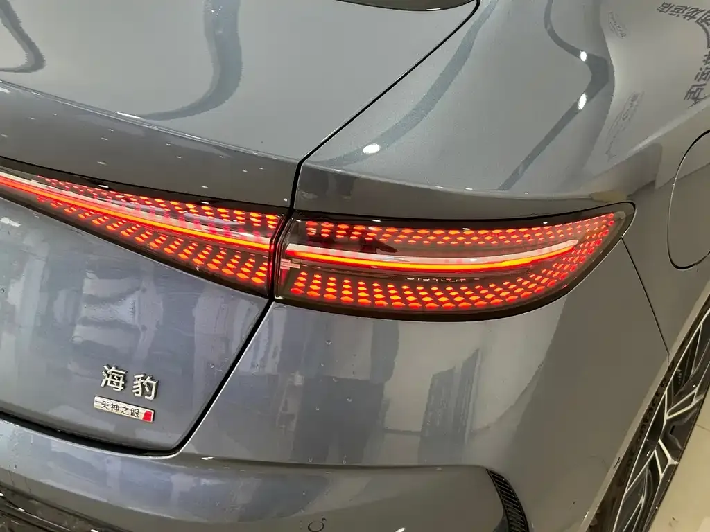 BYD Seal — фото 8