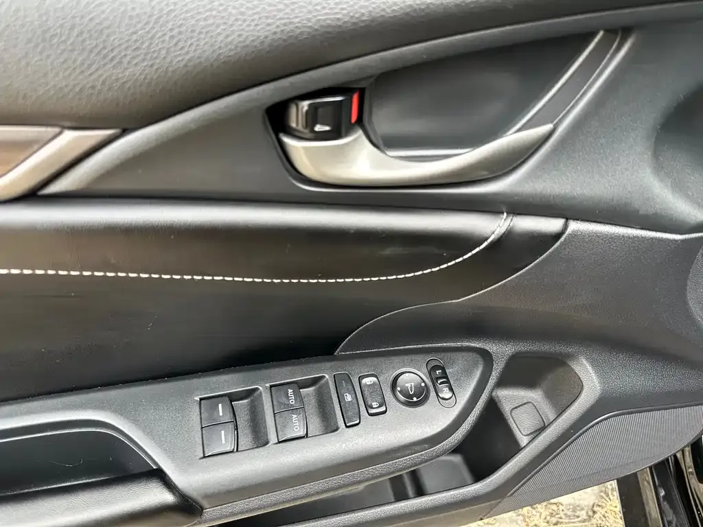 Honda Civic 2021 из CN, фото 2
