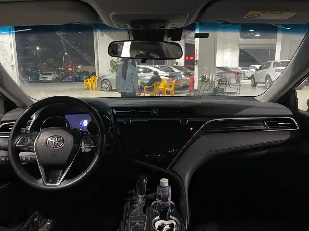 Toyota Camry 2021 из CN, фото 2