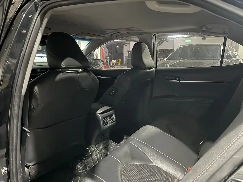 Toyota Camry 2021 из CN, фото 8