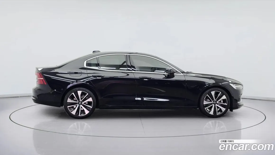 Volvo S60 2023 из KR, фото 2