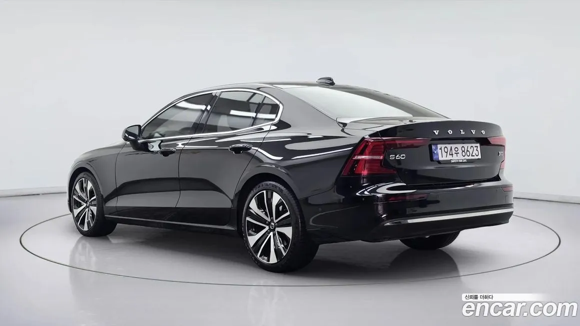 Volvo S60 2023 из KR, фото 5