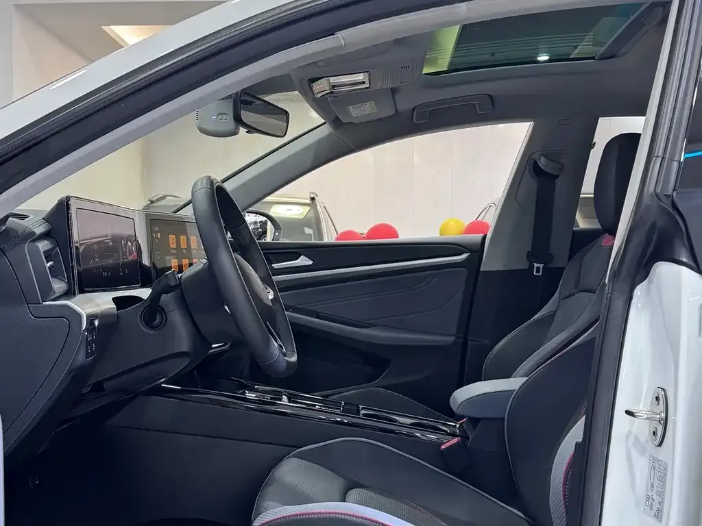 Volkswagen Lamando 2024 из CN, фото 4