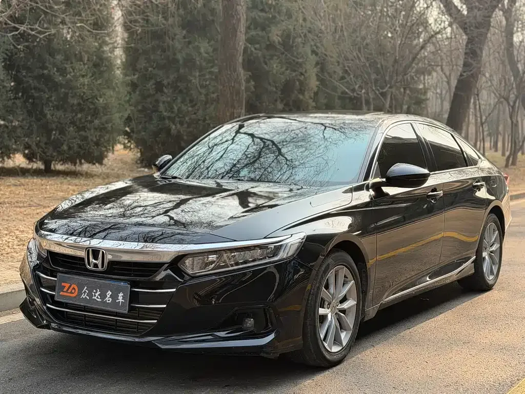 Honda Accord — фото 1