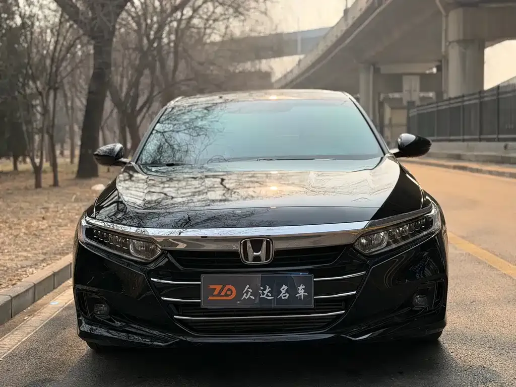Honda Accord — фото 8