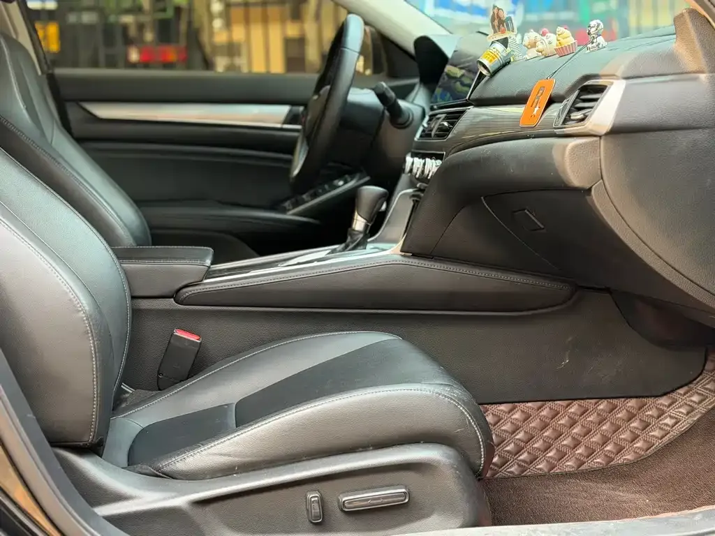 Honda Accord — фото 9