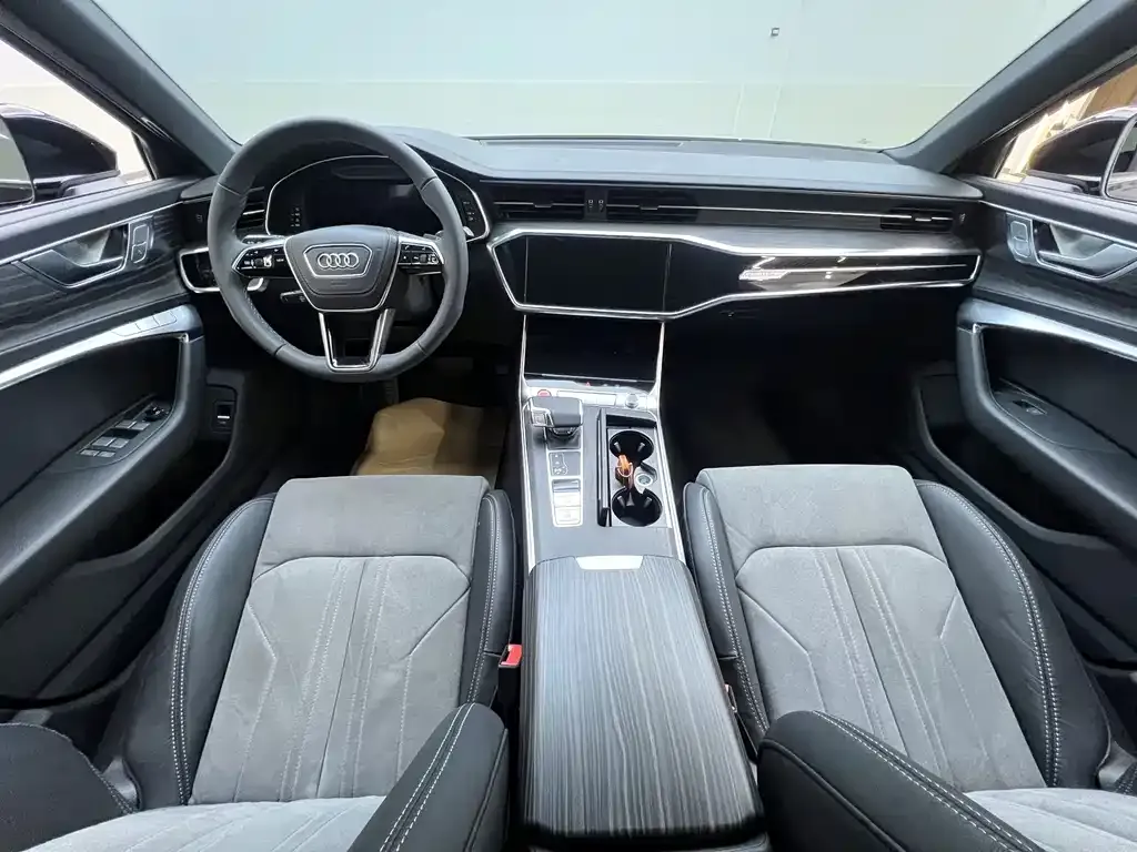 Audi A6L 2023 из CN, фото 2