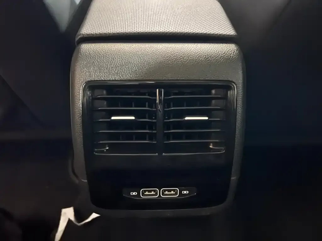 Volkswagen Sagitar 2023 из CN, фото 3