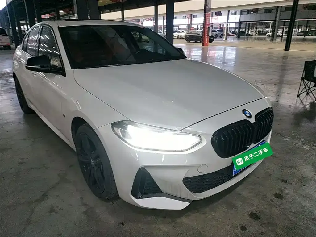 BMW 1 Series 2023 из CN, фото 10