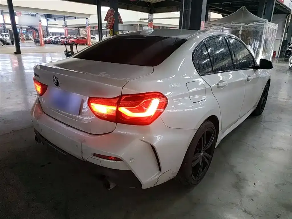 BMW 1 Series 2023 из CN, фото 8
