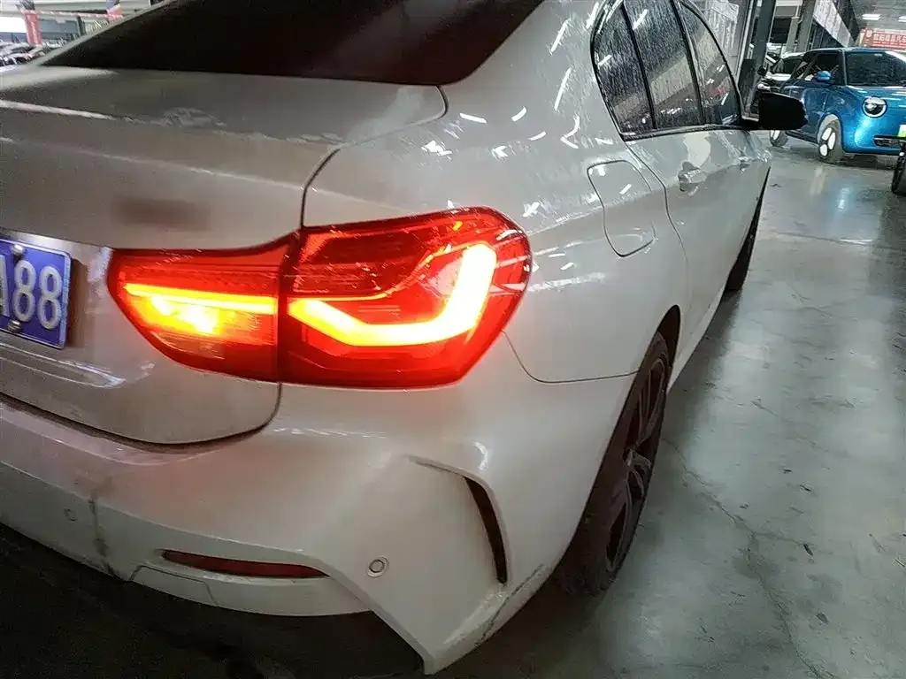 BMW 1 Series 2023 из CN, фото 2
